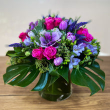 Load image into Gallery viewer, Deluxe Flower Bouquet

